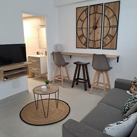 Appartement Cosy, T2 Situe En Centre Ville De Saint-Pierre מראה חיצוני תמונה