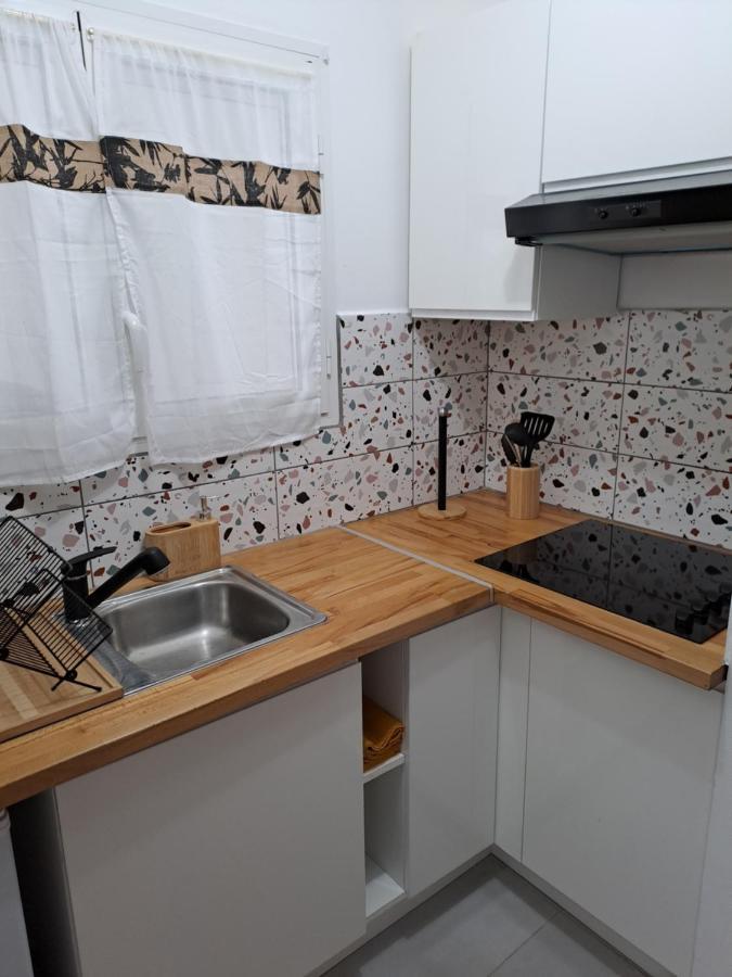Appartement Cosy, T2 Situe En Centre Ville De Saint-Pierre מראה חיצוני תמונה